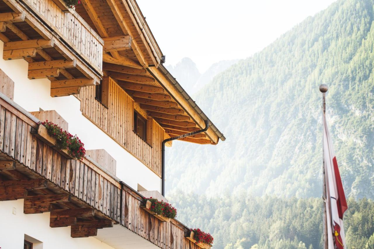 Hotel Der Dolomitenhof - Tristach Lienz Exterior foto